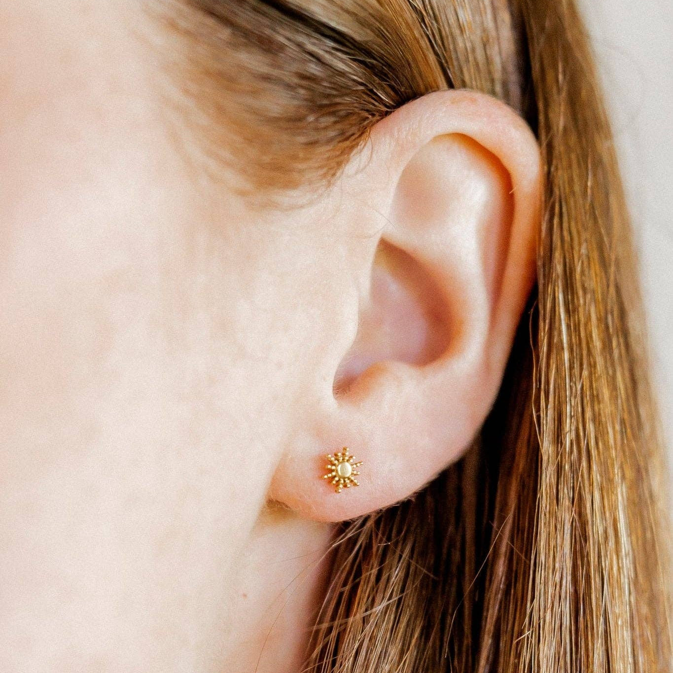 Screwback Stud Earrings - Sunshine Gold