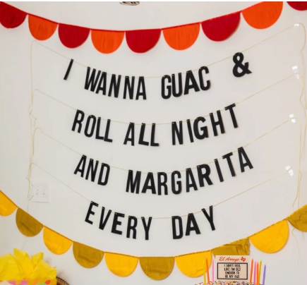 GUAC AND ROLL PARTY GARLAND