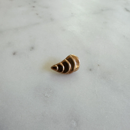 Oyster Tie/ Lapel Pin