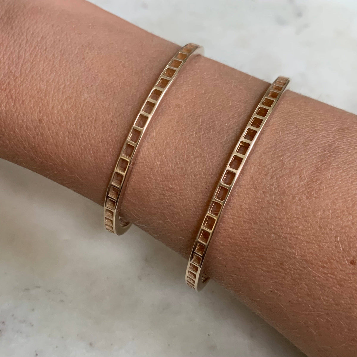 GRID CUFF — 1 ROW: BRONZE / SMALL