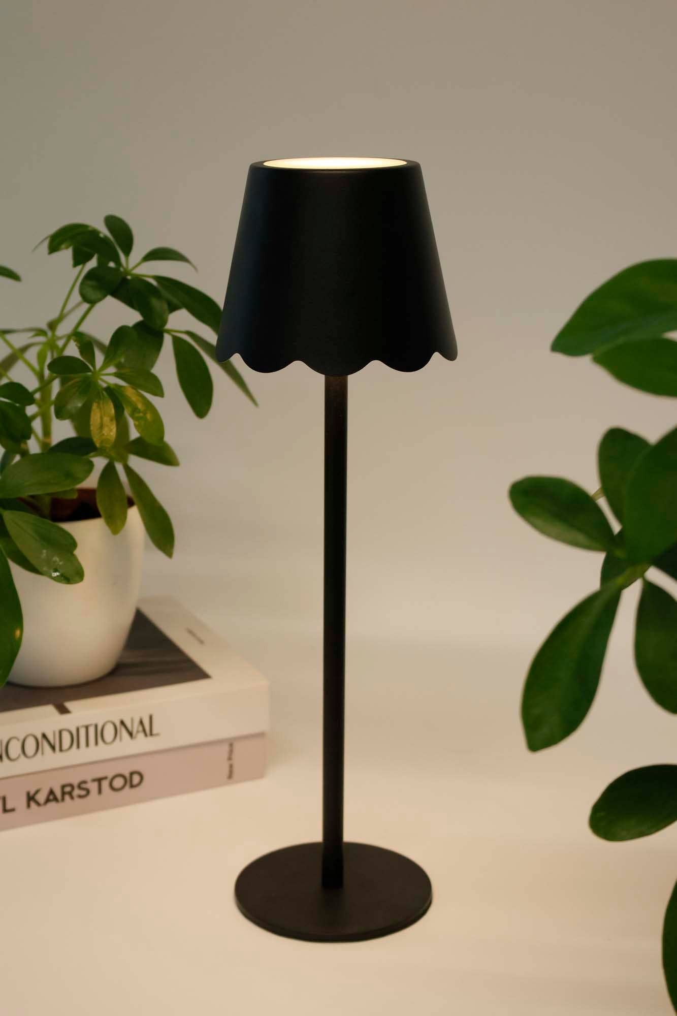 LED Lamp – Scalloped Shade