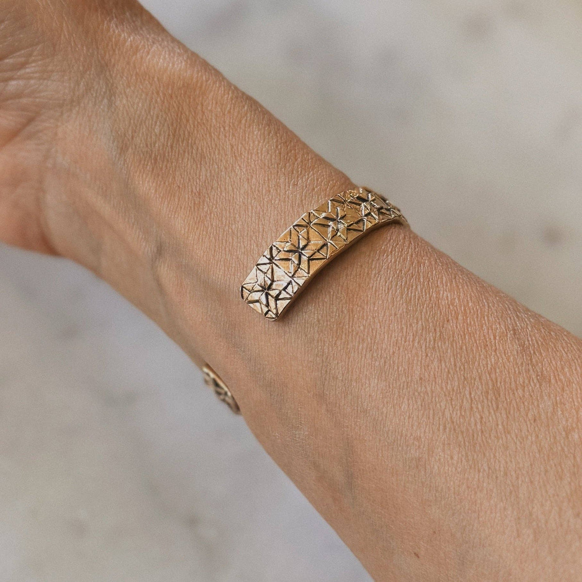 QUILT SQUARE CUFF — BRONZE