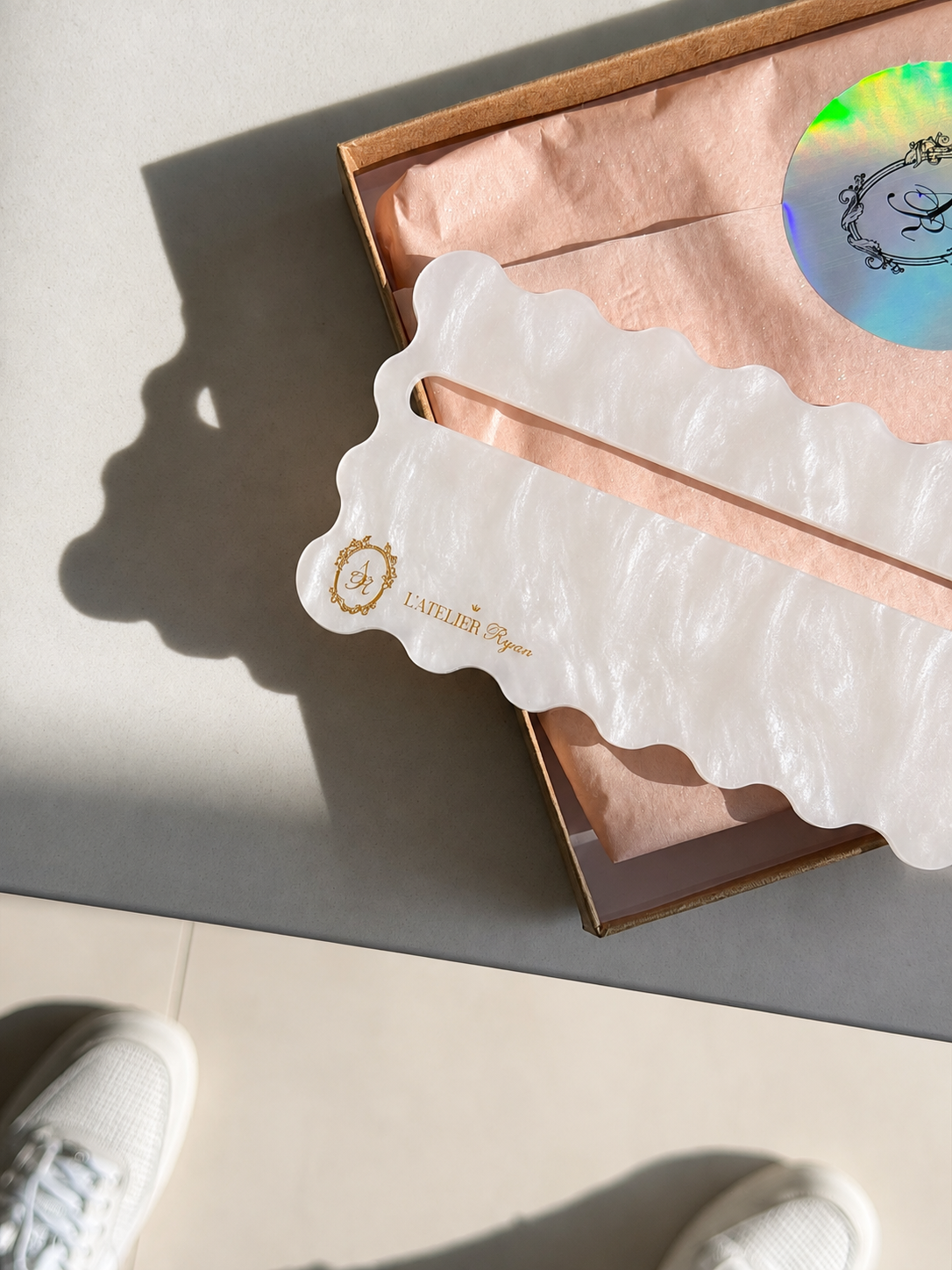 White Pearl Mahjong Line Reader with Gold