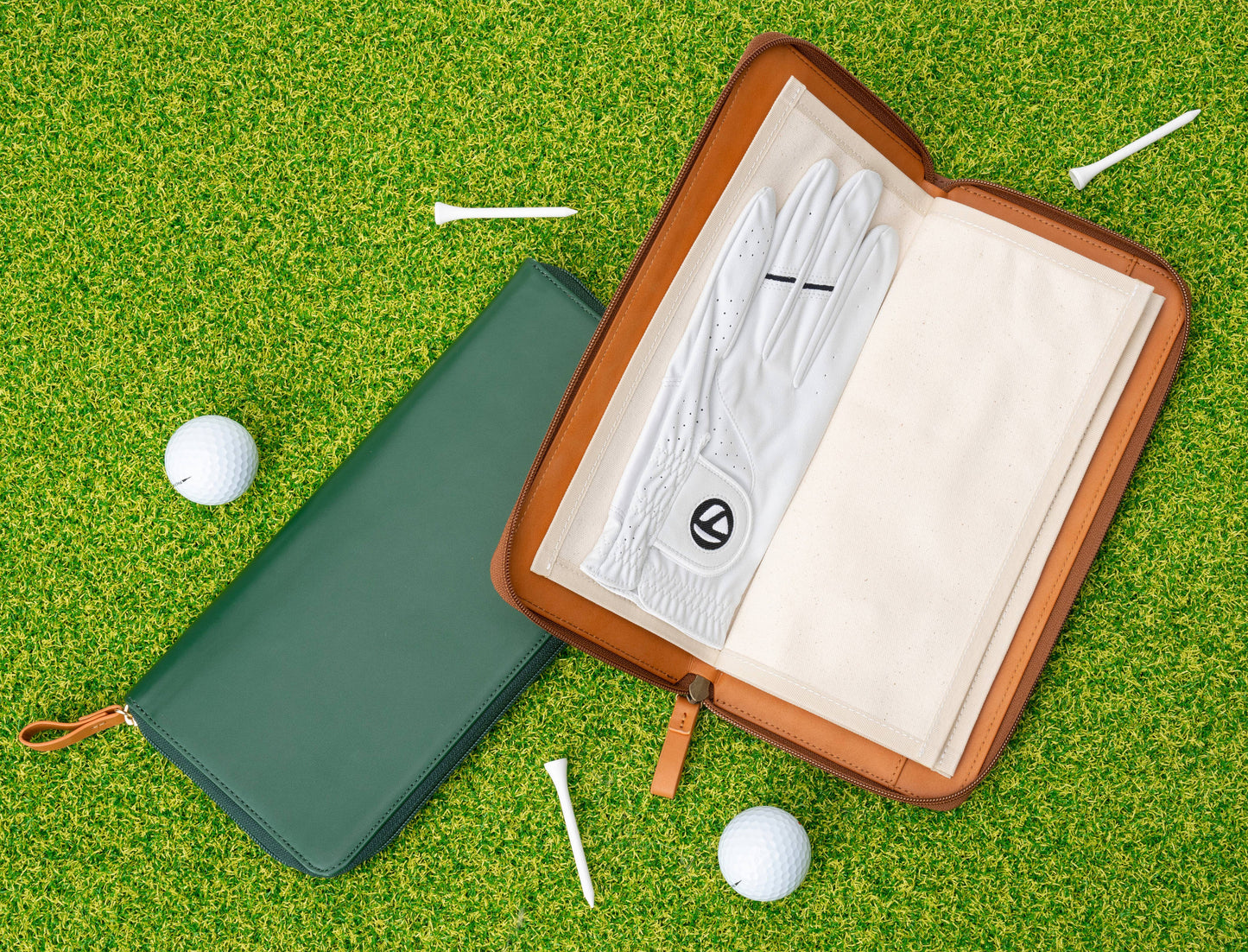 "Greyson" Leather Golf Glove Caddie