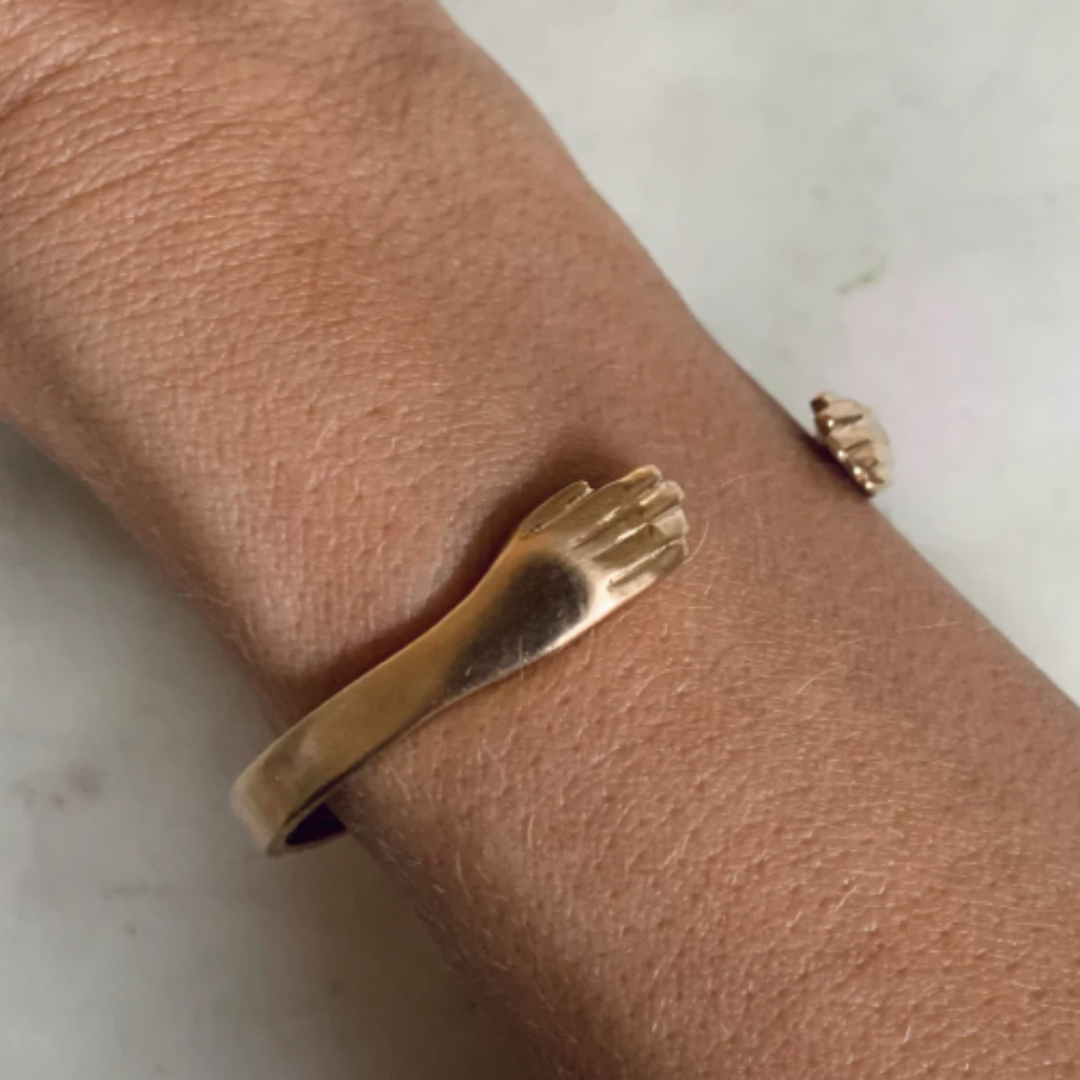 Hug Cuff