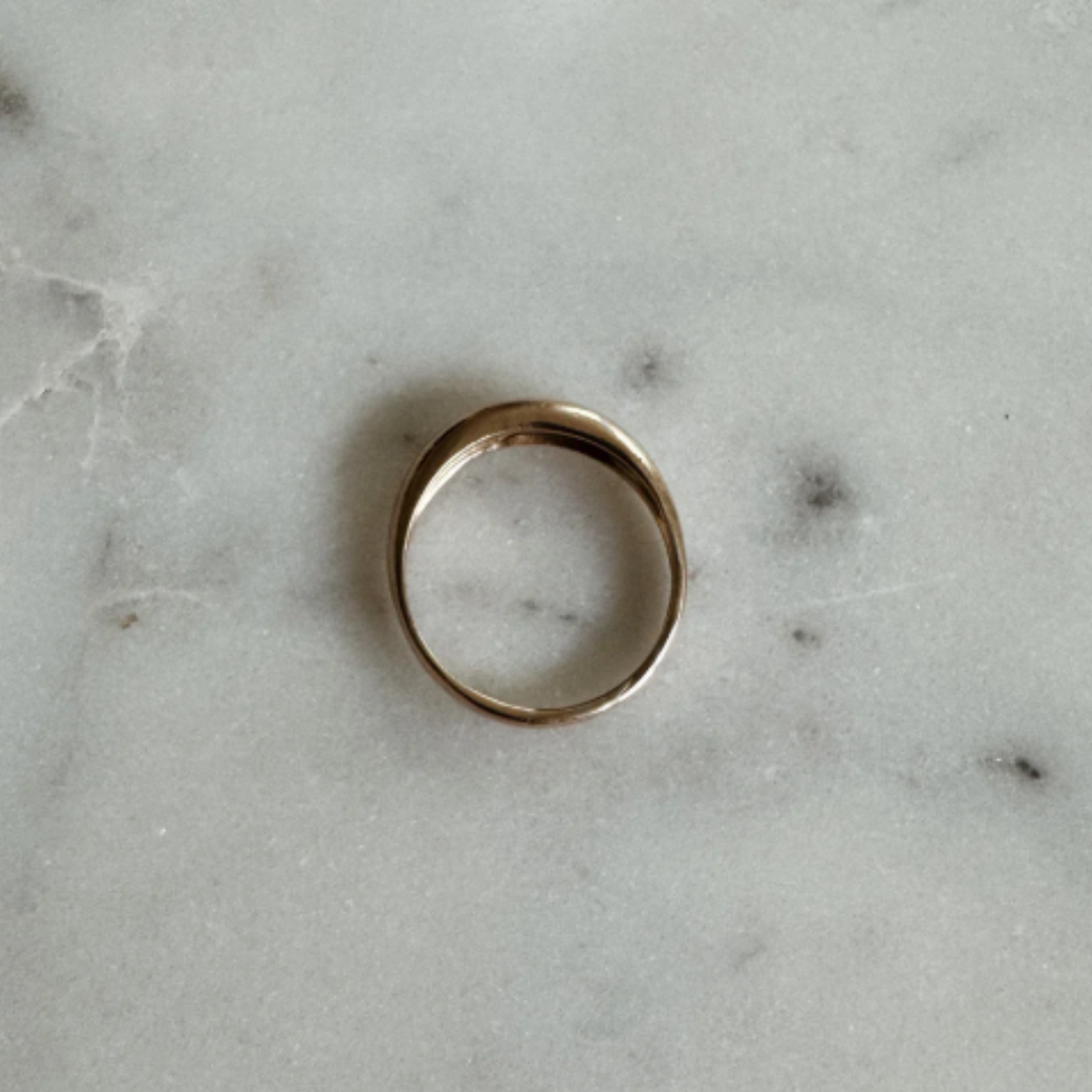 Petite Amanda Ring