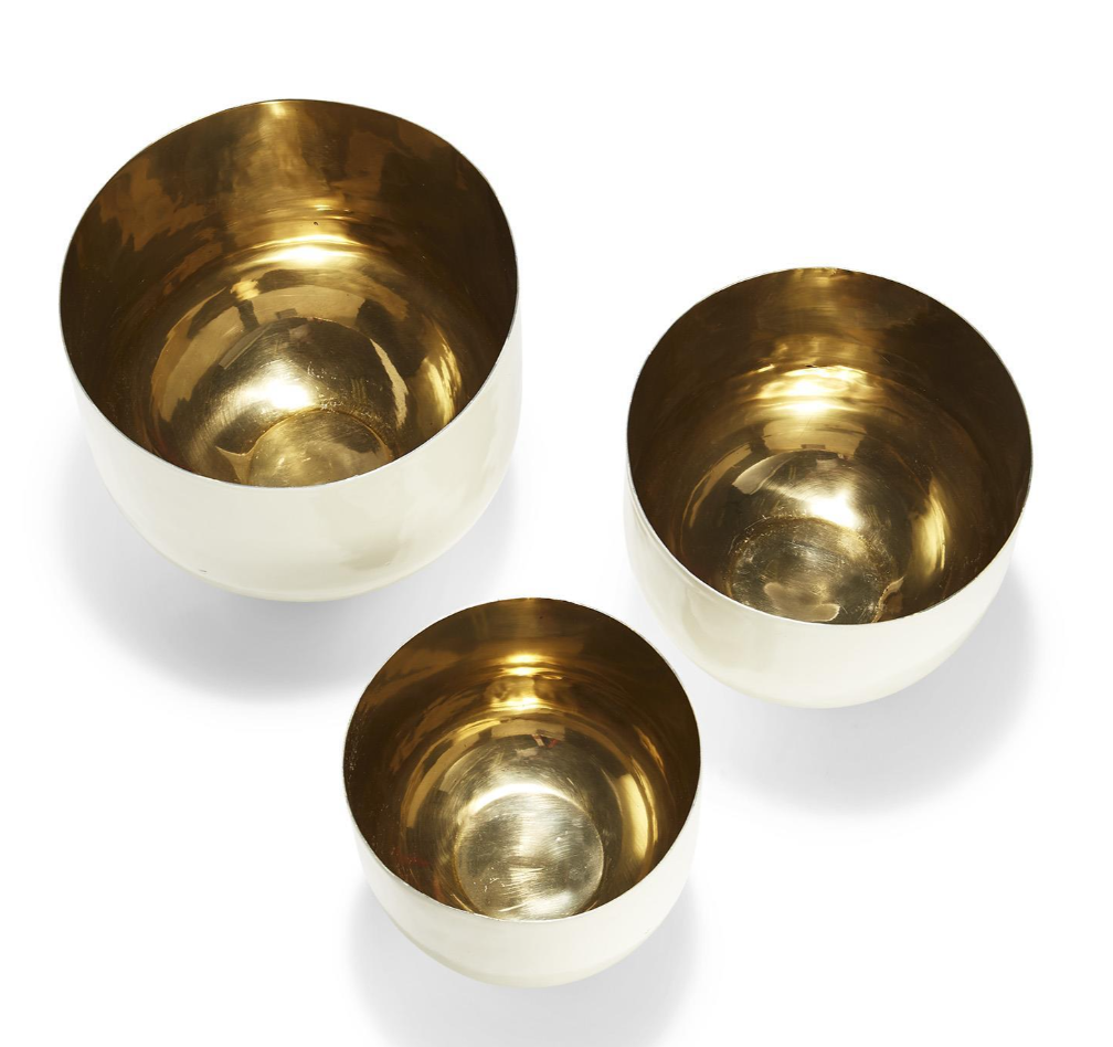 Decorative Hammered Aluminum White Lacquer Bowls with Gold Base