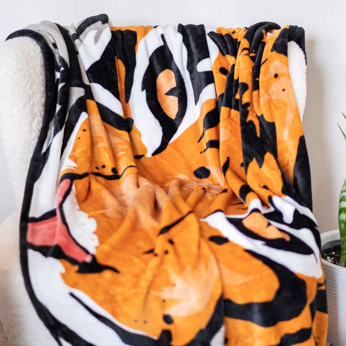 Eye of the Tiger Throw  Orange/Black   50x60