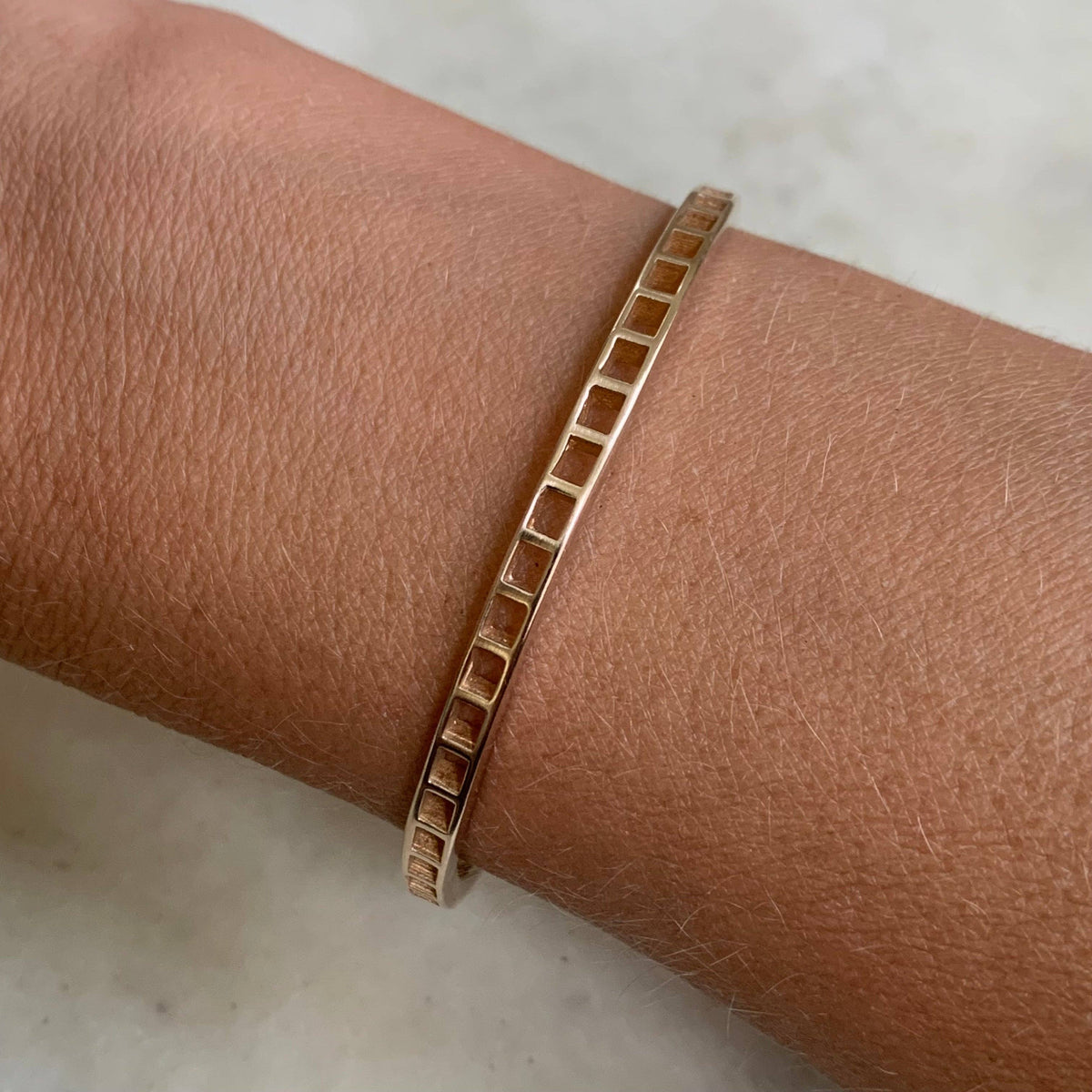 GRID CUFF — 1 ROW: BRONZE / SMALL
